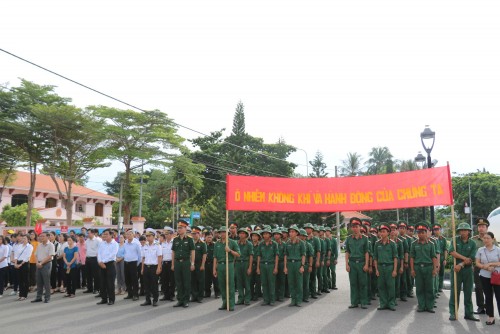 Côn Đảo:Mít tinh, diễu hành, trồng cây xanh, hưởng ứng ngày môi trường thế giới