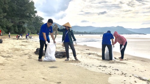 Huyện Côn Đảo ra quân “Ngày thứ 7 xanh – sạch – đẹp”