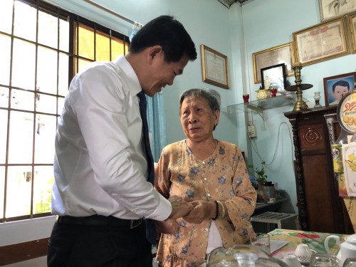 Bí thư tỉnh ủy Nguyễn Hồng Lĩnh thăm, chúc tết gia đình chính sách