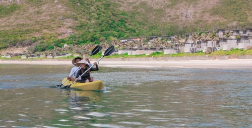 images1620869 du kh ch tr i nghi m ch o thuy n kayak d c bi n t i sixsenses c n o