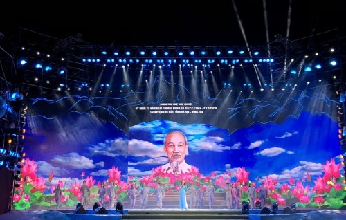 Ấn tượng chương trình nghệ thuật “Côn Đảo-Hồn thiêng Tổ quốc”