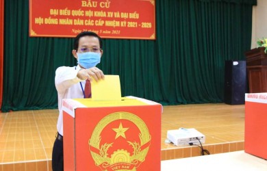 Người dân Côn Đảo thực hiện quyền và nghĩa vụ bầu cử