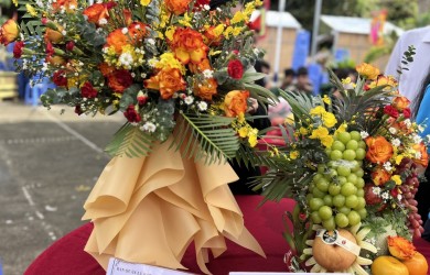 Hội thi cắm hoa, chưng mâm ngũ quả Lễ giỗ Bà Phi Yến lần thứ 238