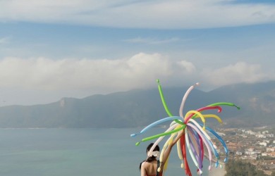 Photoshoot in Con Dao goes viral for its swiss-like scenery