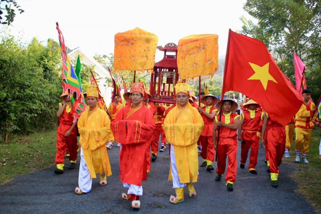 Lễ rước linh vị Hoàng tử Cải trong Lễ hội truyền thống Lễ giỗ Bà Phi Yến lần thứ 240, năm 2025