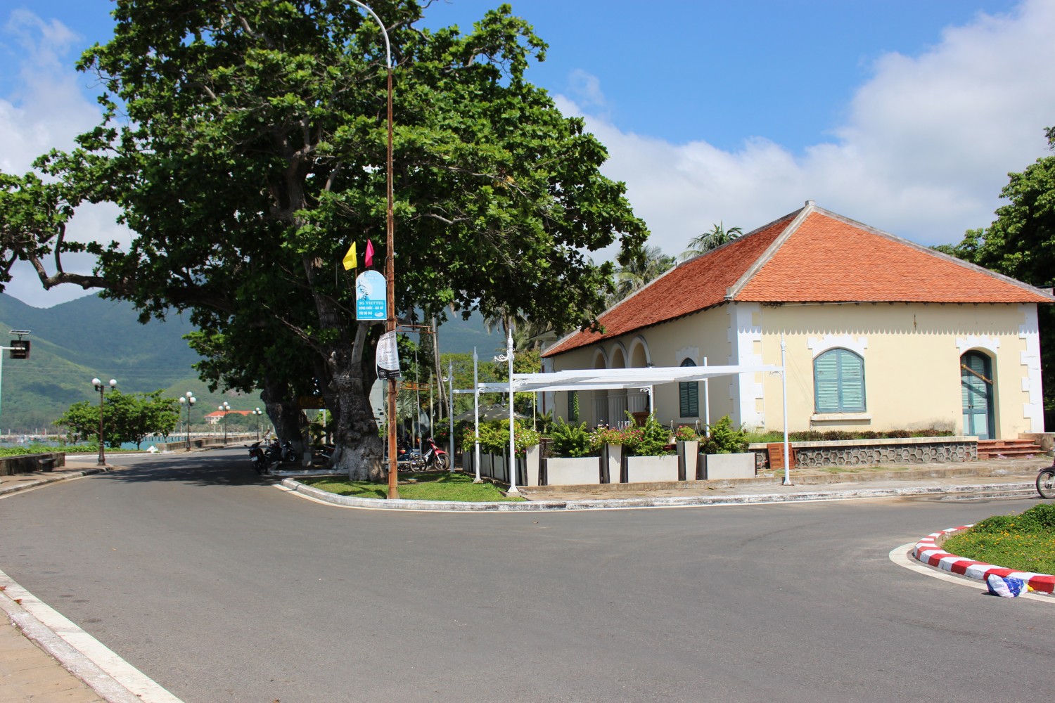 PLACE TO VISIT: MONUMENT “CONG QUAN HOUSE”