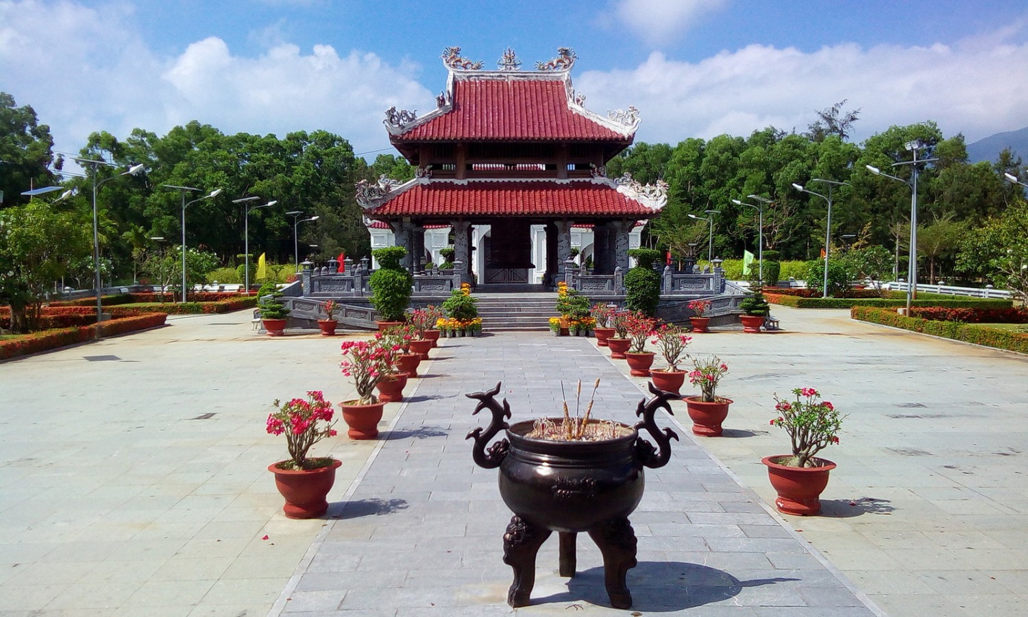 Đền thờ Côn Đảo
