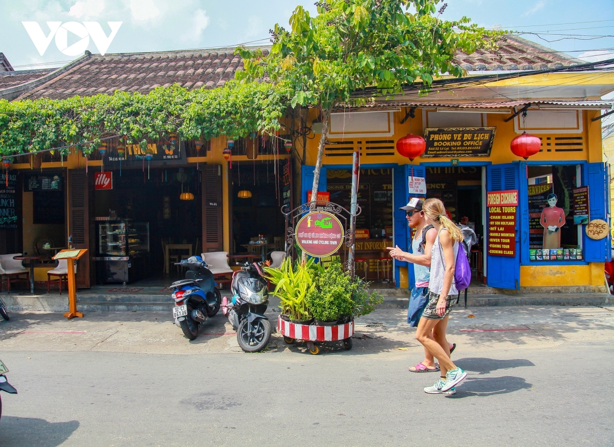 hoian foreignvisitors2