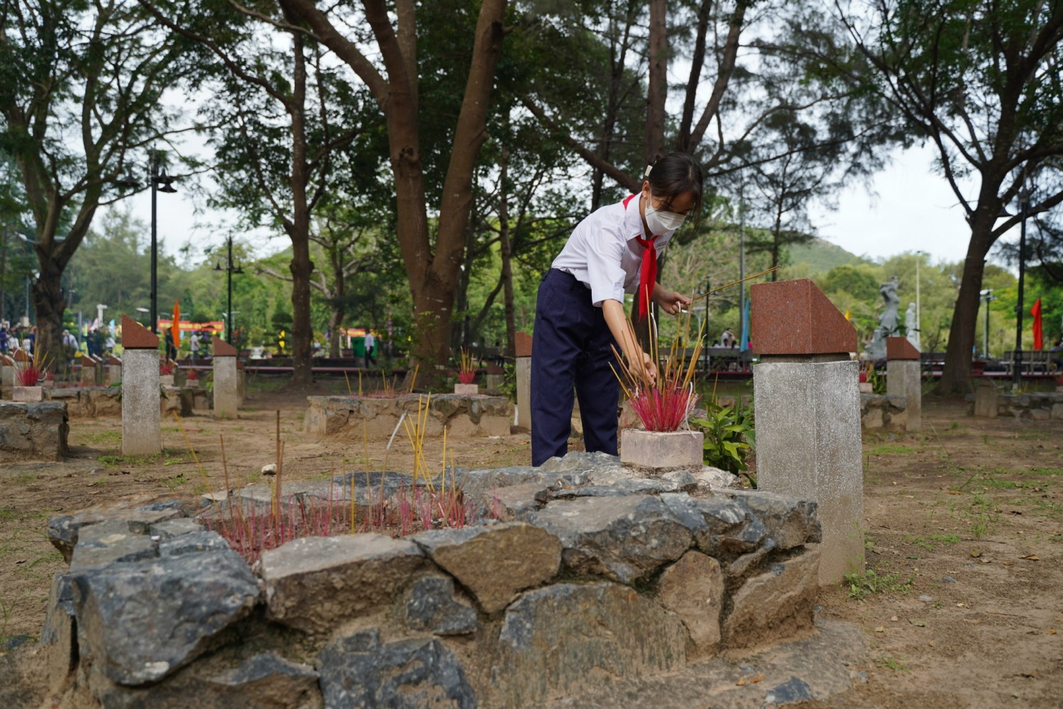 Thắp nhang