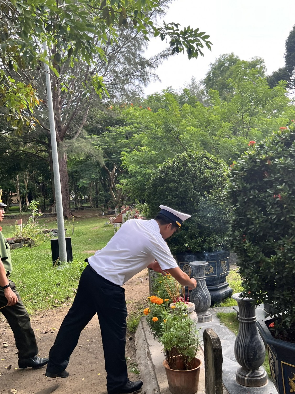Dâng hương