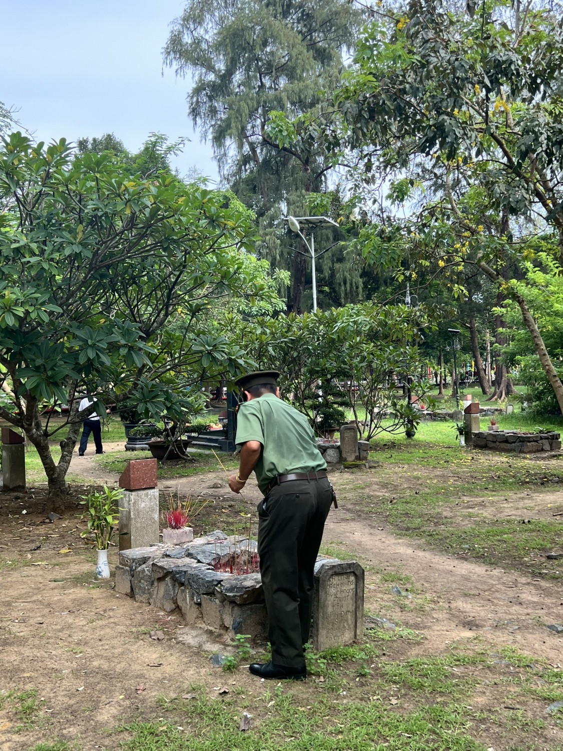Thắp hương