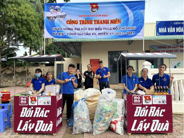 Chương trình đổi rác lấy quà được Huyện đoàn Côn Đảo phối hợp với WWF, Momo và các doanh nghiệp du lịch tại địa phương triển khai.