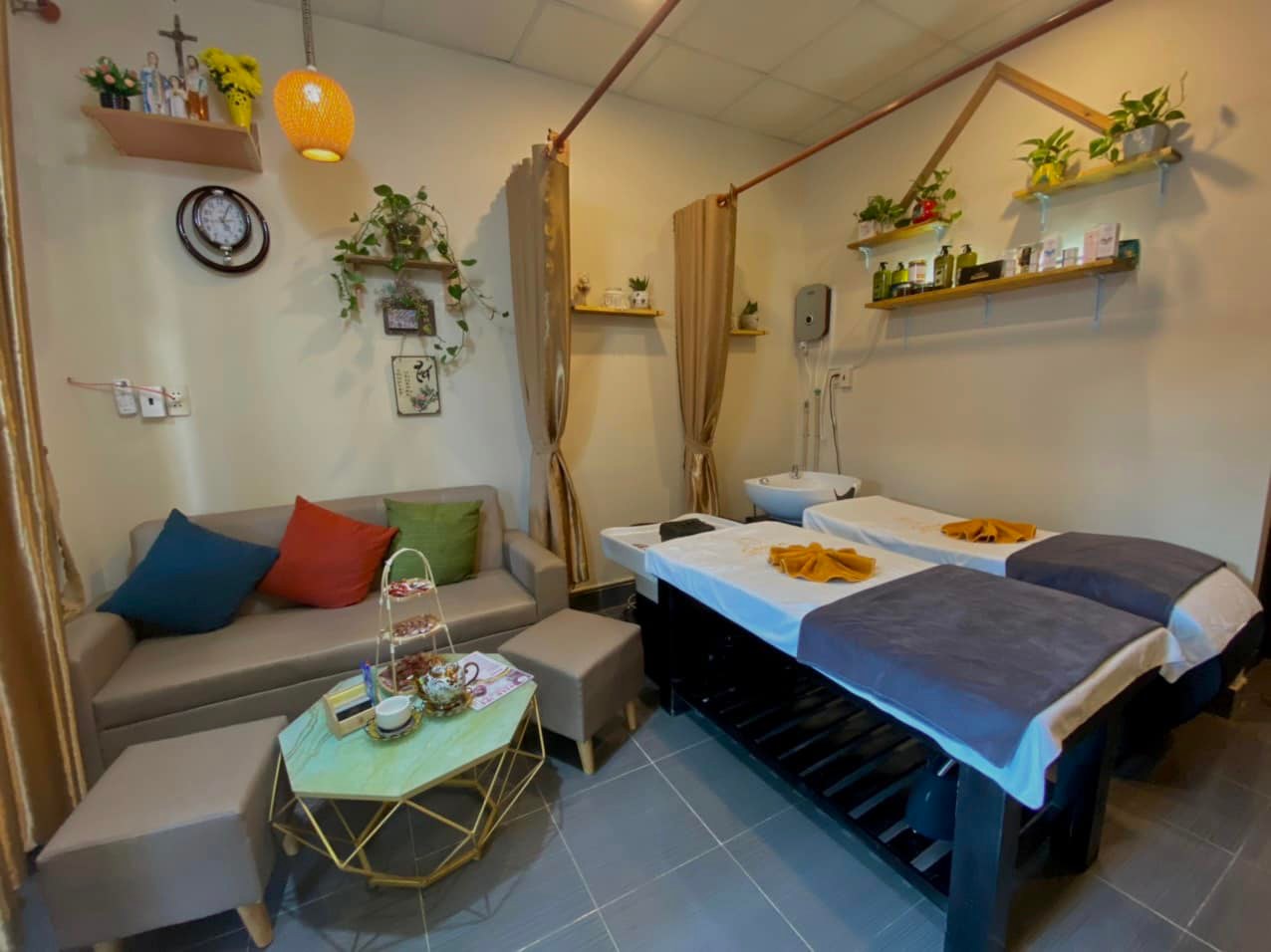 Queen Spa