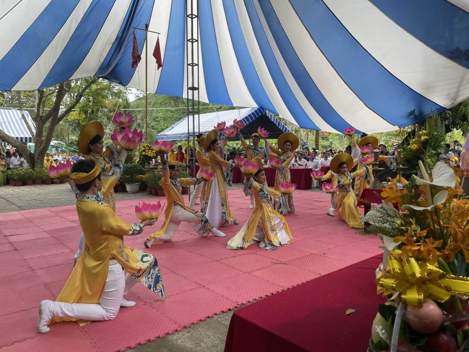 Lễ giỗ bà Phi Yến