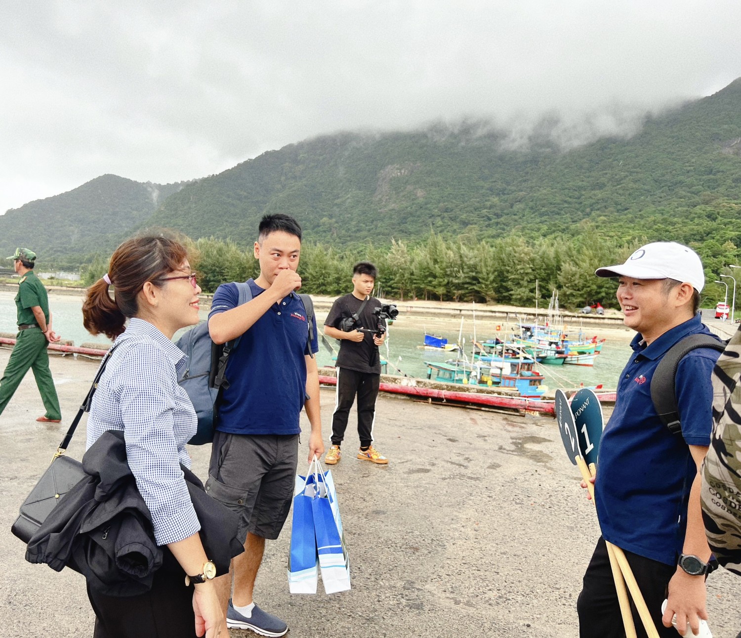Tàu quốc tế 