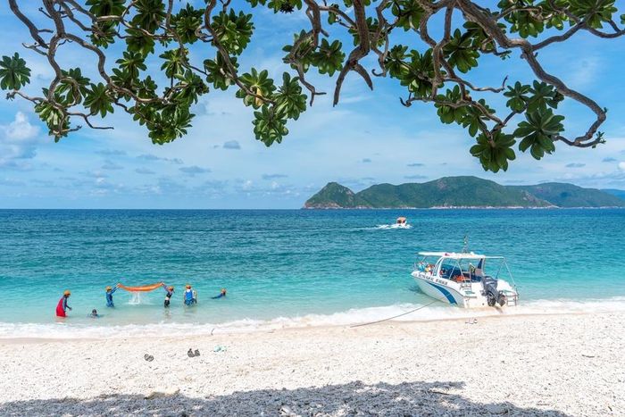 Khách Tây thích du lịch Côn Đảo