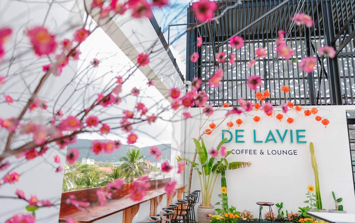De Lavie Coffee Lounge Côn Đảo - quán cà phê không gian sân thượng đẹp mê hồn