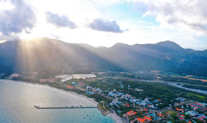 Hòn đảo bí ẩn của Việt Nam lọt vào danh sách 'Nơi có nước trong xanh nhất thế giới', từng là 'địa ngục trần gian' trong suốt 113 năm
