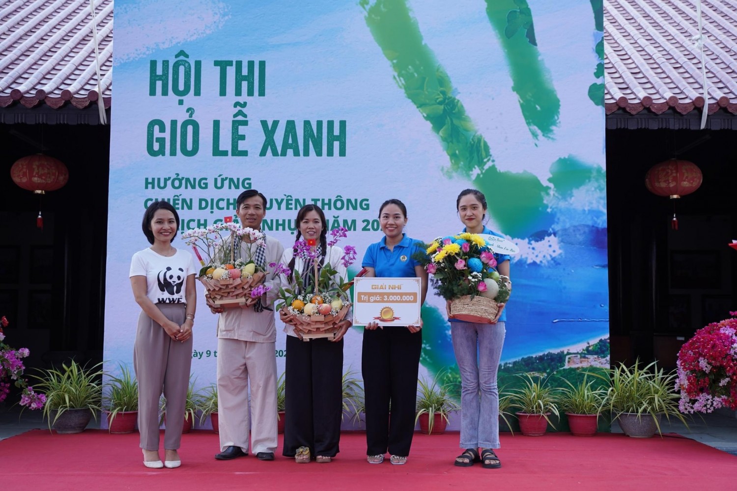 Trao giải tại cuộc thi Giỏ Lễ xanh Côn Đảo