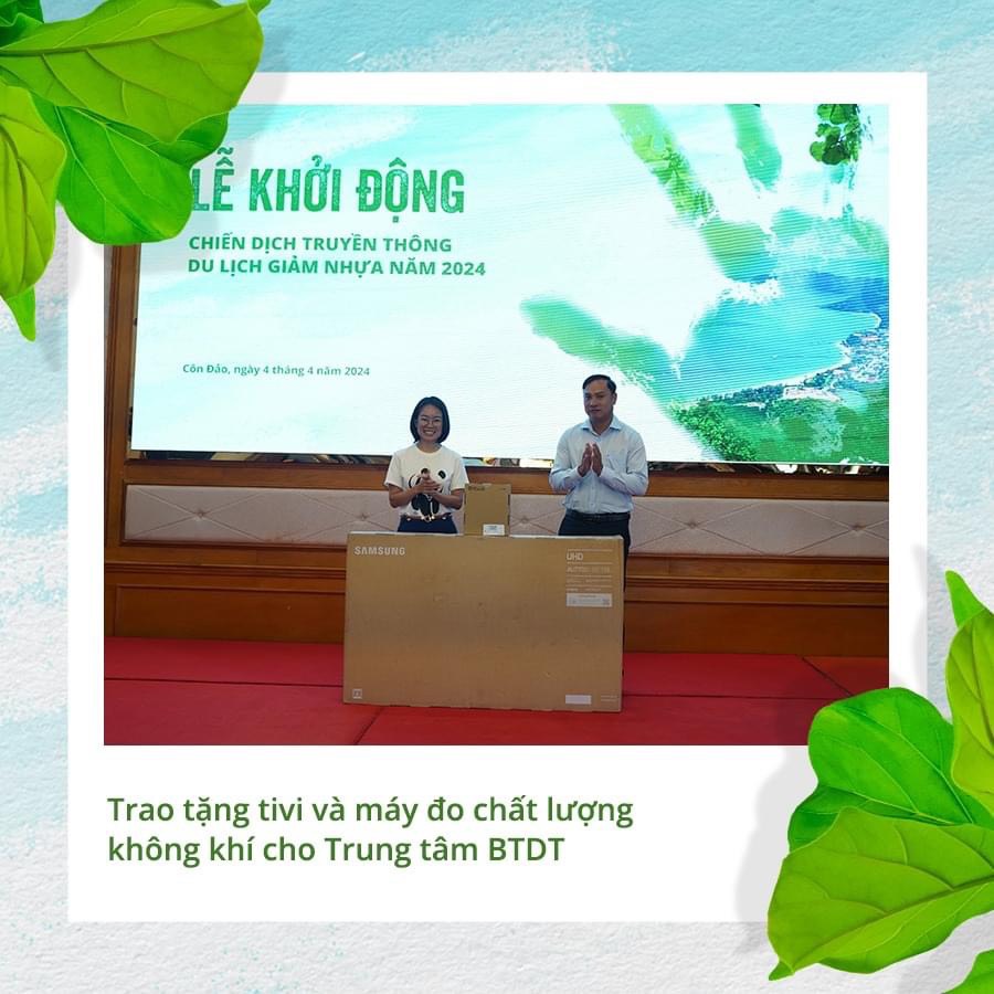 Tổ chức WWF-Việt Nam trao tặng máy đo không khí