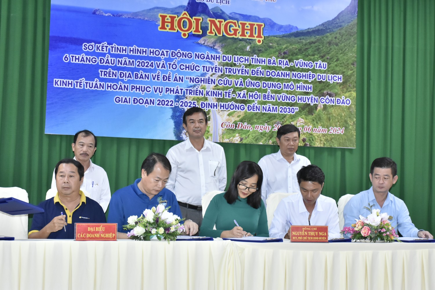 Côn Đảo ký cam kết giảm nhựa cùng Doanh nghiệp