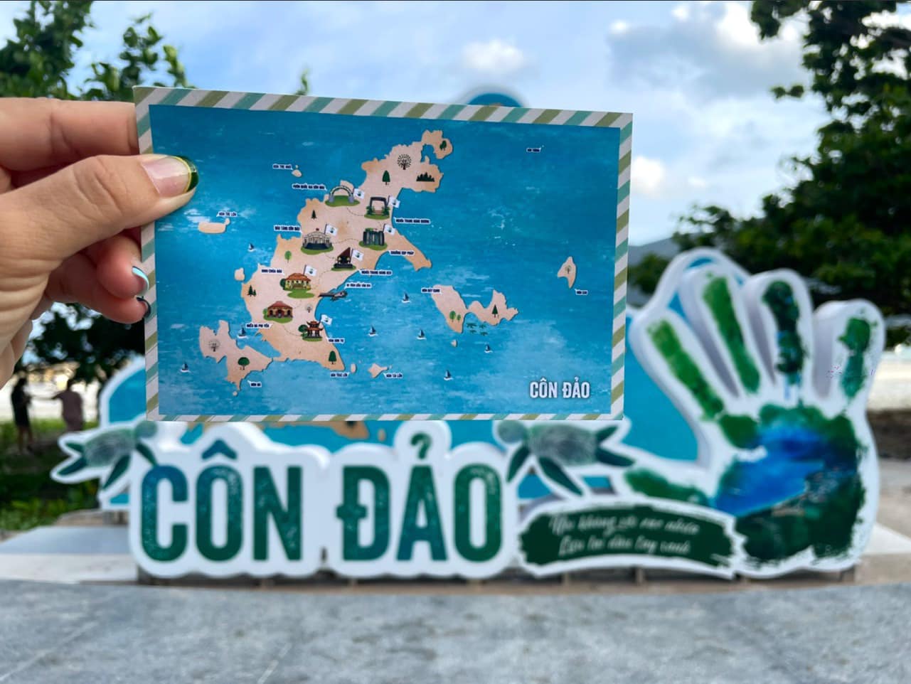 Phủ xanh thêm Côn Đảo