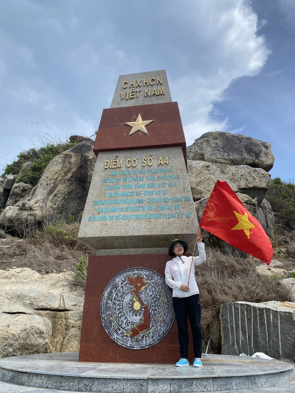 Chinh phục 03 cột mốc cơ sở tại Côn Đảo
