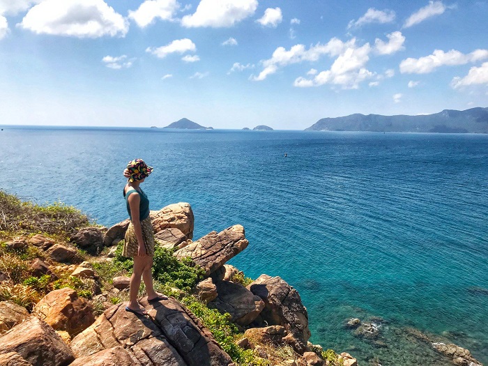 Check-in at Tau Be Cape – where the emerald sea embraces the rocky cliffs