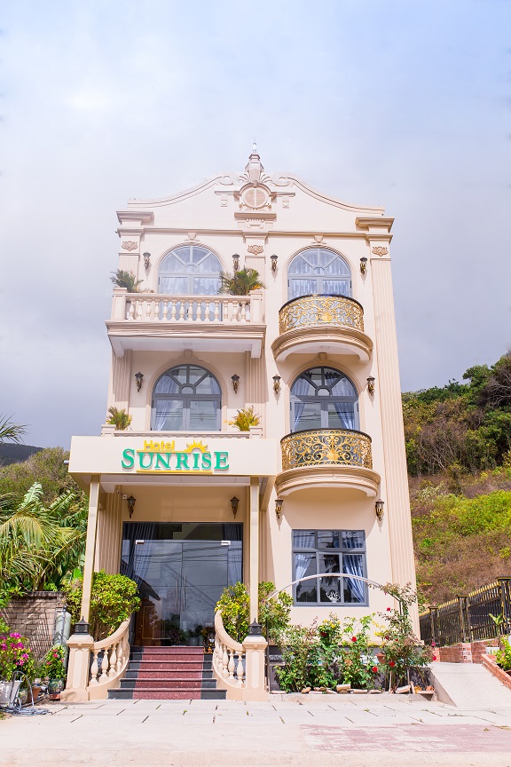 Khách sạn Sunrise